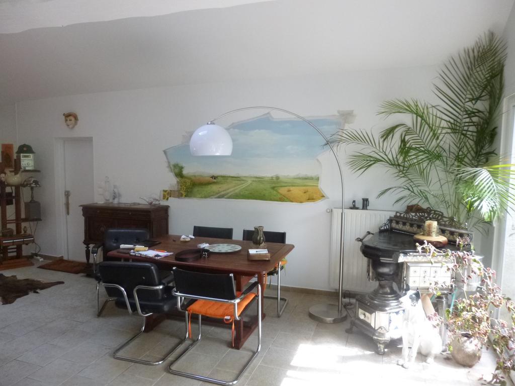 ルーヴィエ Chambre D'Hotes Rue Des Fougeres Bed & Breakfast エクステリア 写真
