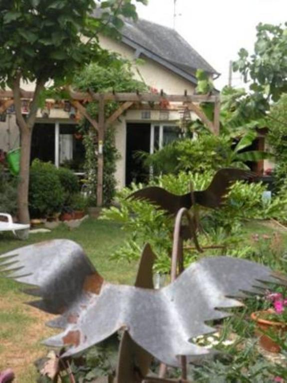 ルーヴィエ Chambre D'Hotes Rue Des Fougeres Bed & Breakfast エクステリア 写真